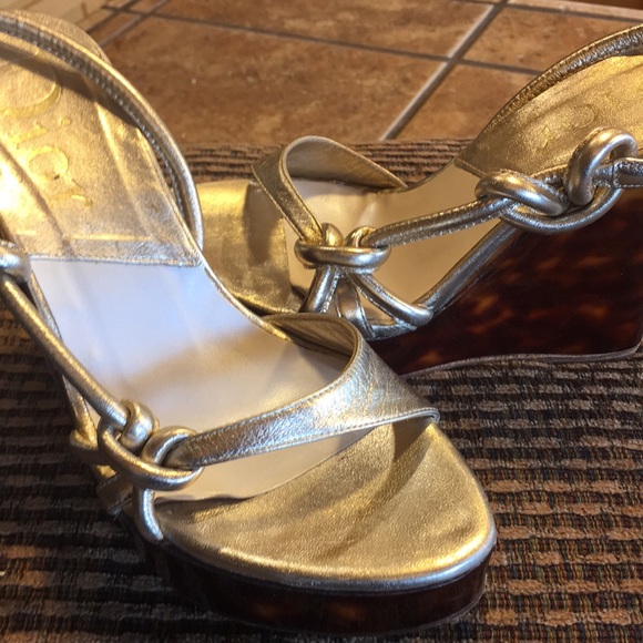 Vintage Dior gold Tortoise colored wedge firm - Picture 6 of 16